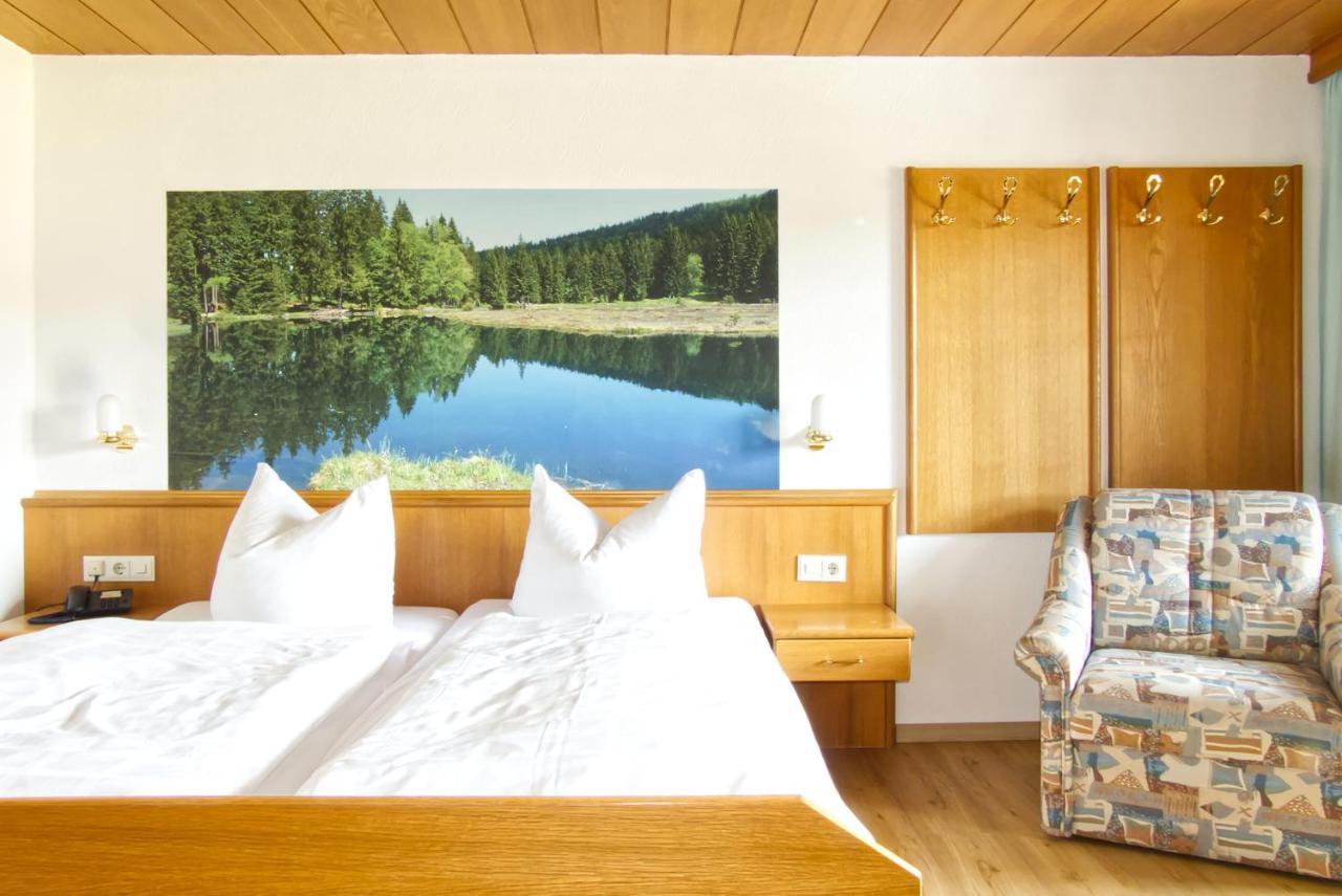 Garnihotel Zur Linde - Bayerischer Wald - Aktivcard Mit 154 Kostenfreien Leistungen - Kostenloser Parkplatz لوبيرغ المظهر الخارجي الصورة
