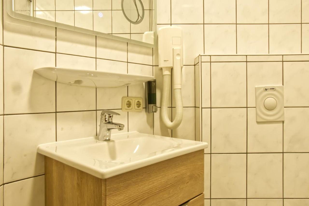 Garnihotel Zur Linde - Bayerischer Wald - Aktivcard Mit 154 Kostenfreien Leistungen - Kostenloser Parkplatz لوبيرغ المظهر الخارجي الصورة