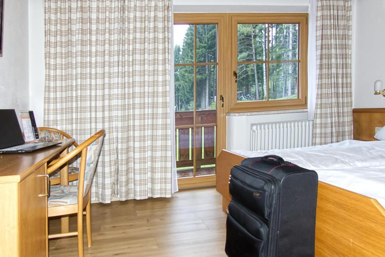 Garnihotel Zur Linde - Bayerischer Wald - Aktivcard Mit 154 Kostenfreien Leistungen - Kostenloser Parkplatz لوبيرغ المظهر الخارجي الصورة