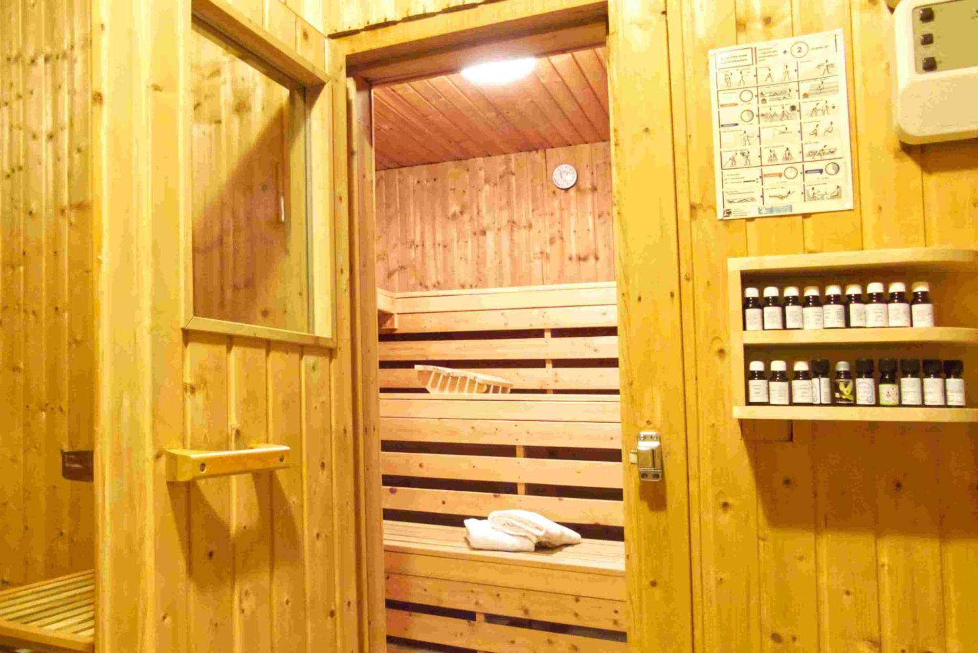 Garnihotel Zur Linde - Bayerischer Wald - Aktivcard Mit 154 Kostenfreien Leistungen - Kostenloser Parkplatz لوبيرغ المظهر الخارجي الصورة